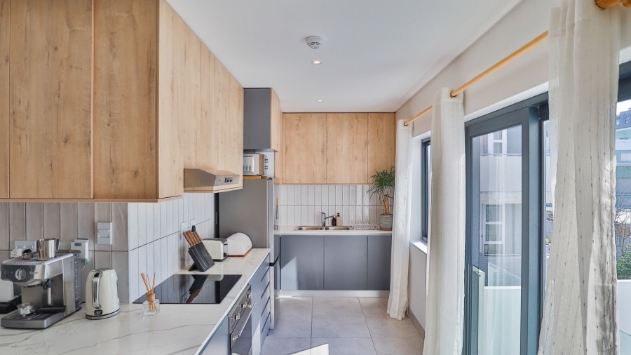 1 Bedroom Property for Sale in Sea Point Western Cape